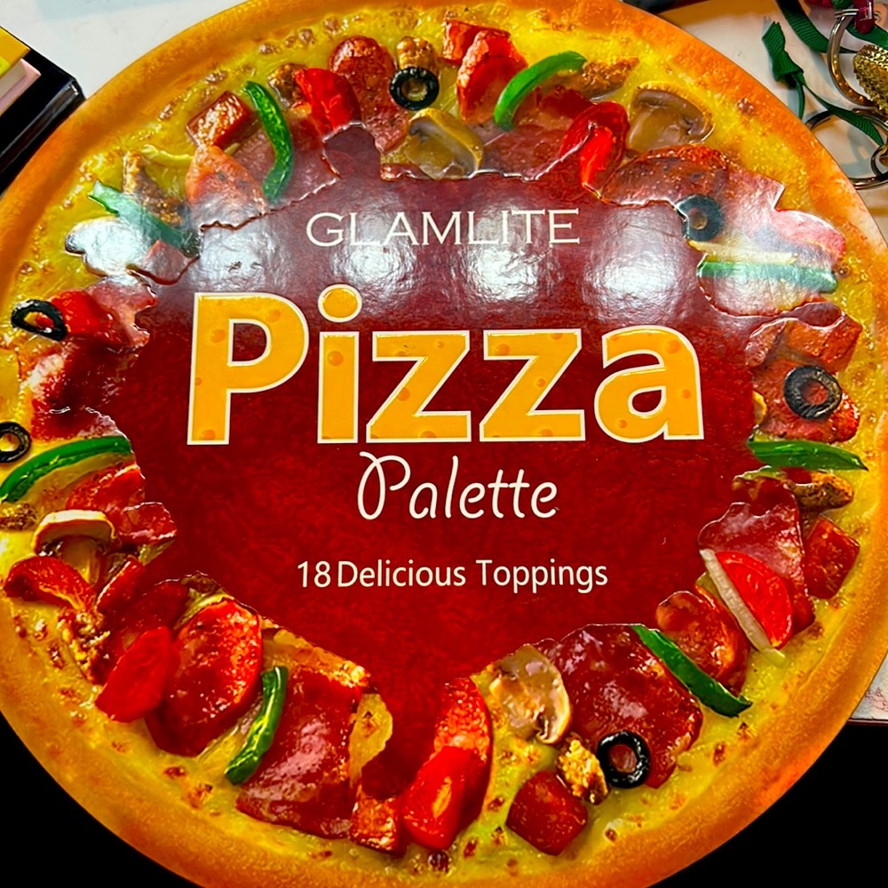 Glamlite pizzeria eyeshadow pallet